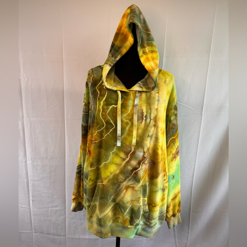Woman’s XXL Hand Dyed Tie-Dye Hooded Sweatshirt
